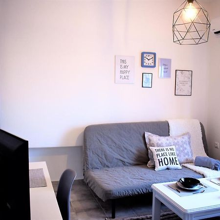 דירות קומוטיני Cozy And Modern מראה חיצוני תמונה