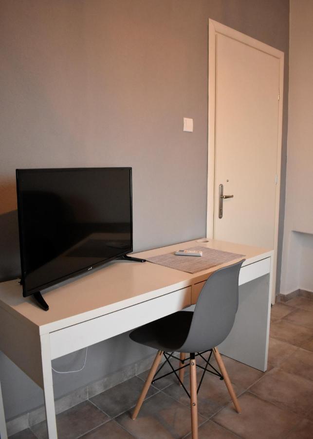 דירות קומוטיני Cozy And Modern מראה חיצוני תמונה