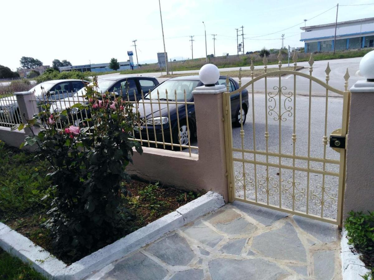 דירות קומוטיני Cozy And Modern מראה חיצוני תמונה