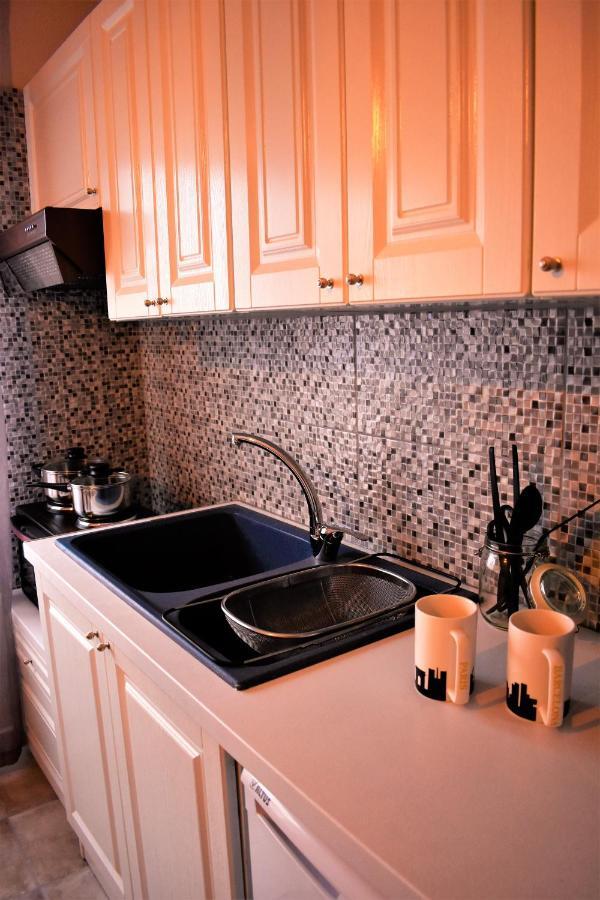 דירות קומוטיני Cozy And Modern מראה חיצוני תמונה